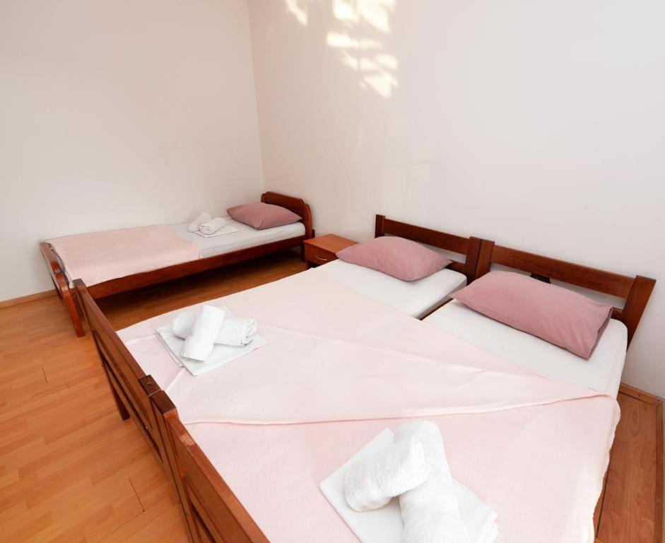 Apartments Rem 诺瓦利娅 外观 照片