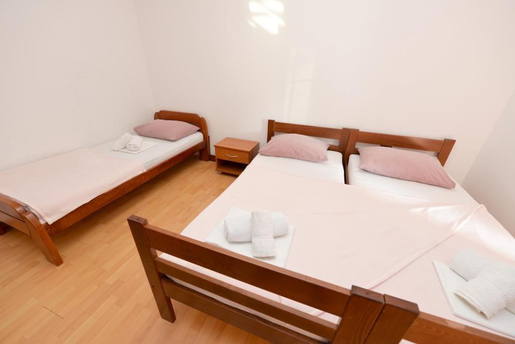 Apartments Rem 诺瓦利娅 外观 照片